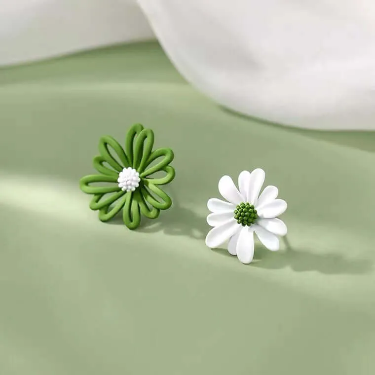 925 Silver Green White Asymmetric Daisy Earrings