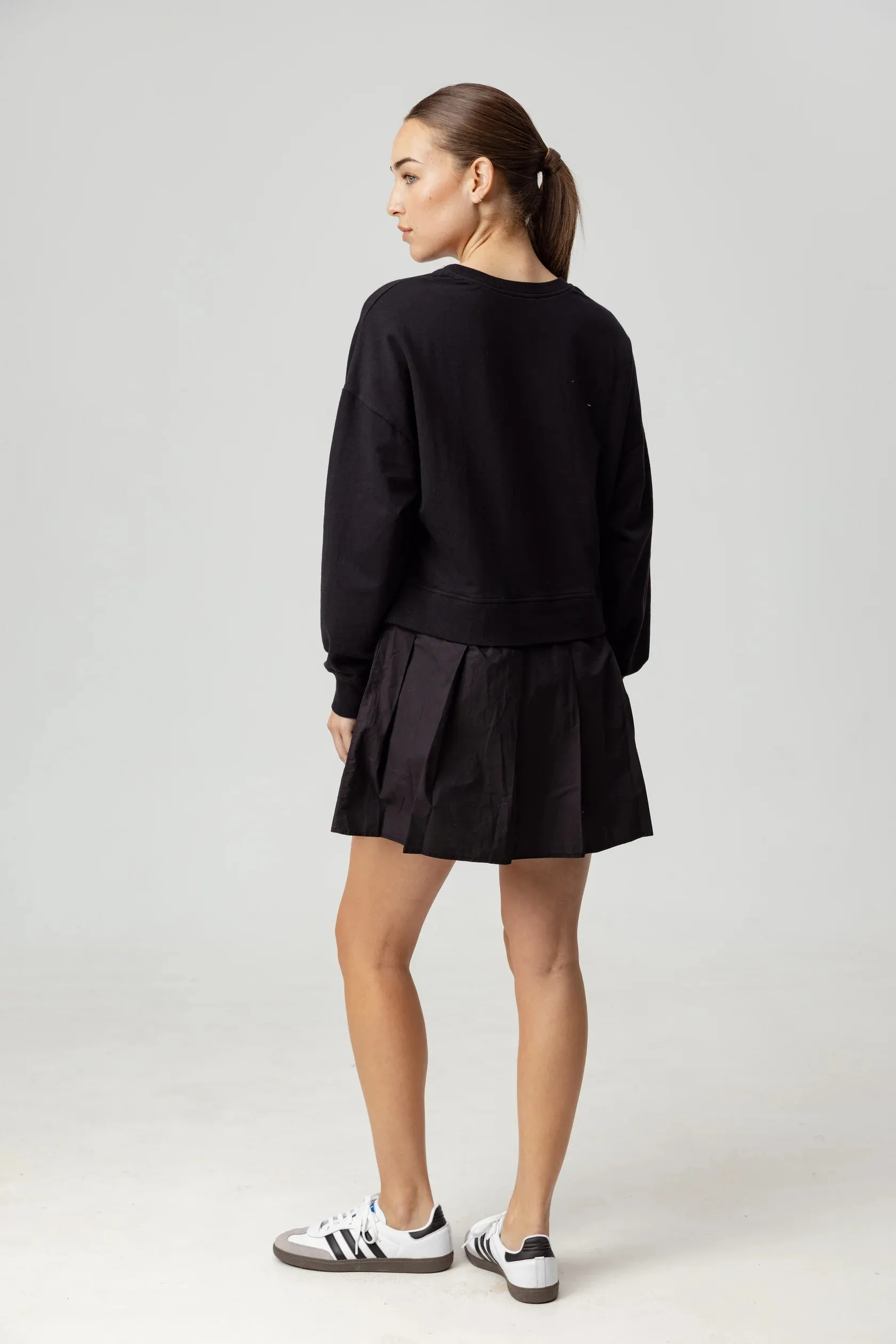 Su198 Black Sweatshirt Dress