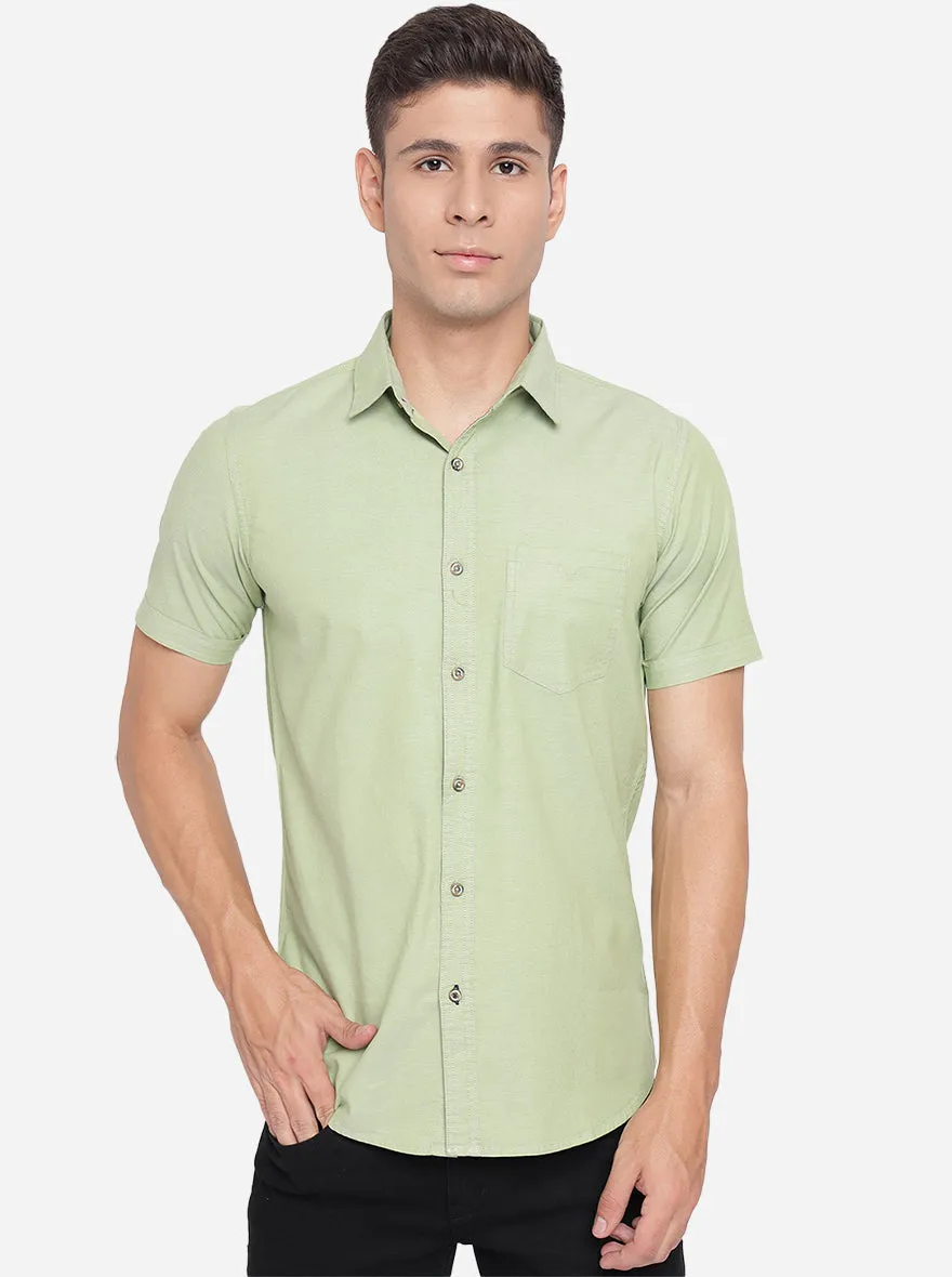 Tendrill Green Solid Slim Fit Semi Casual Shirt | JadeBlue